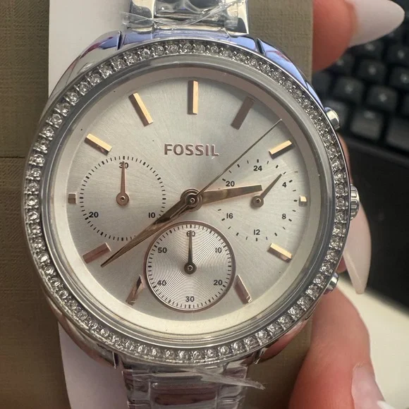 Fossil Silver Watch new with tags - Picture 2 of 7